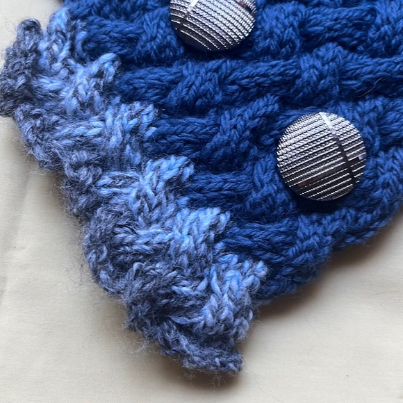 Handmade Blue Wool Cowl/Scarf - Picture 5 of 6
